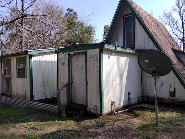 view of outdoor structure