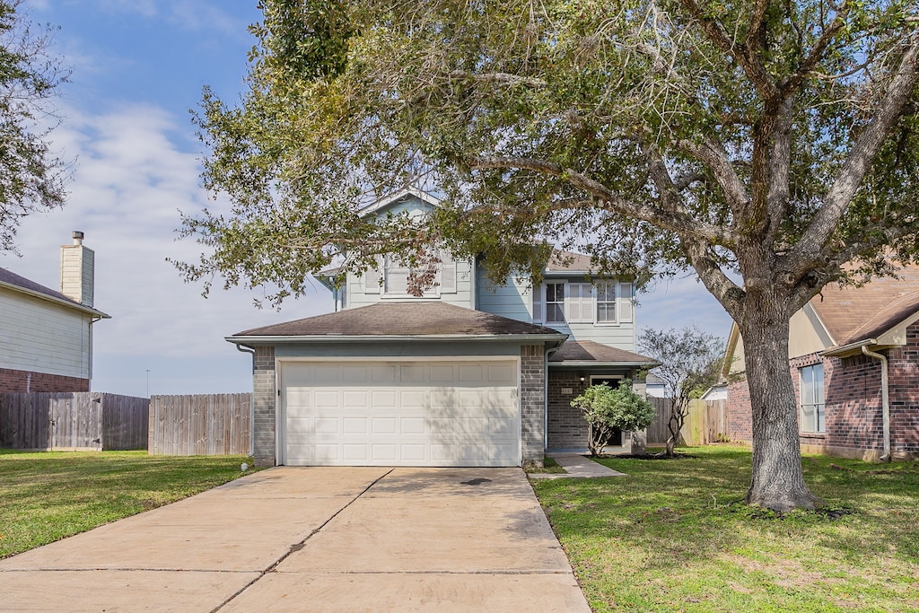 view of front of house with a front yard