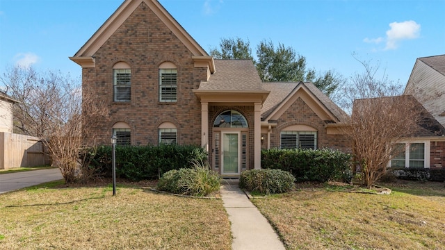 view of front of house featuring a front yard