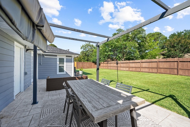 view of patio featuring a pergola