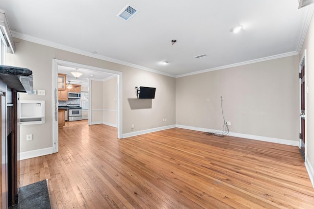 unfurnished living room featuring baseboards, light wood-style flooring, visible vents, and crown molding