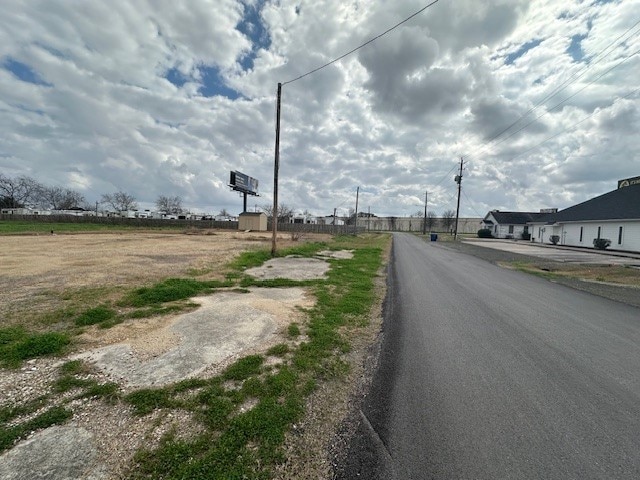 Listing photo 3 for 13427 Old Hwy 59, Kendleton TX 77451