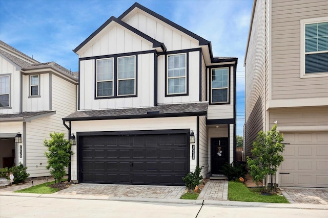 view of front facade with a garage