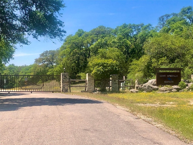 Listing photo 2 for 150 Cave Springs Dr, Wimberley TX 78676