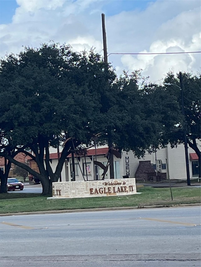 215 E Main St, Eagle Lake, TX 77434 - view of building exterior