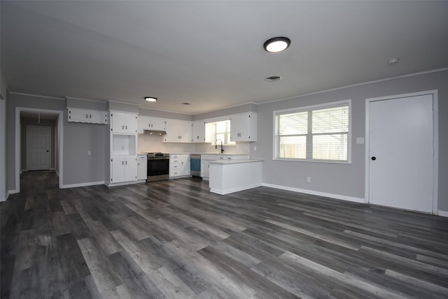 kitchen featuring sink, crown molding, appliances with stainless steel finishes, white cabinets, and dark hardwood / wood-style flooring