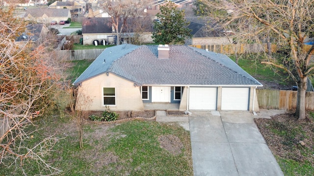 view of front facade featuring a garage