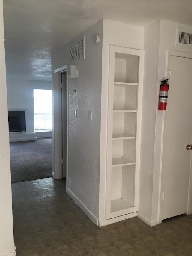 5625 Antoine Dr Unit 1309, Houston, TX 77091 - corridor with built in features