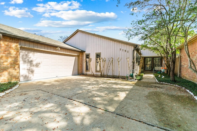 view of front facade with a garage