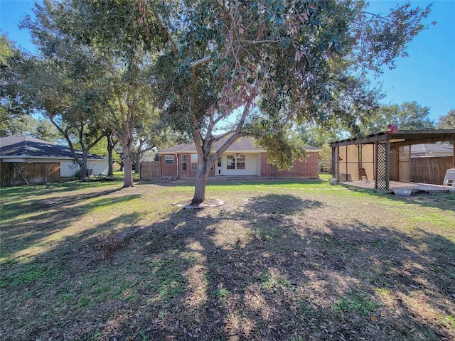 view of yard featuring a patio area