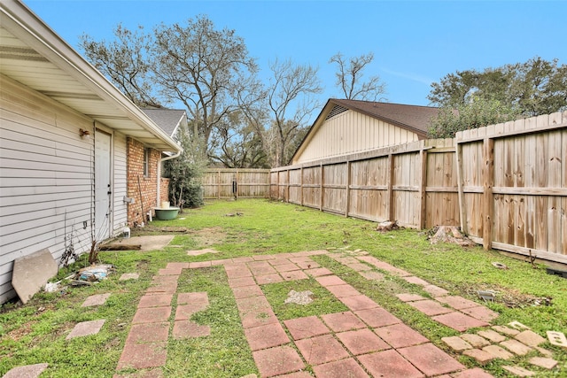 view of yard featuring a patio