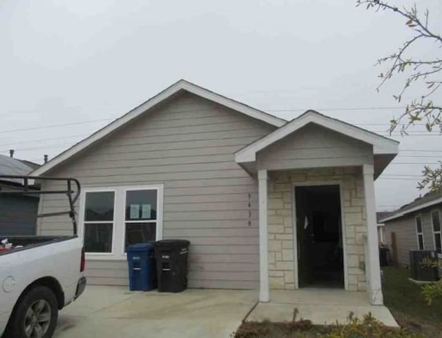 bungalow with cooling unit