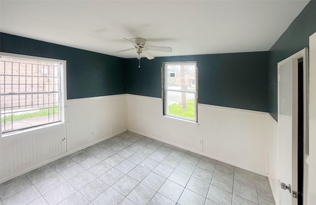 empty room with ceiling fan