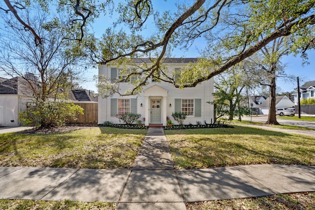 view of front of property with a front yard