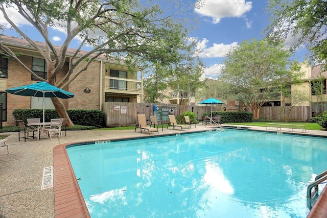 pool with fence