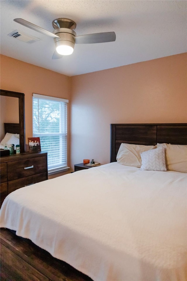 bedroom featuring ceiling fan