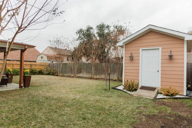 view of yard with a shed