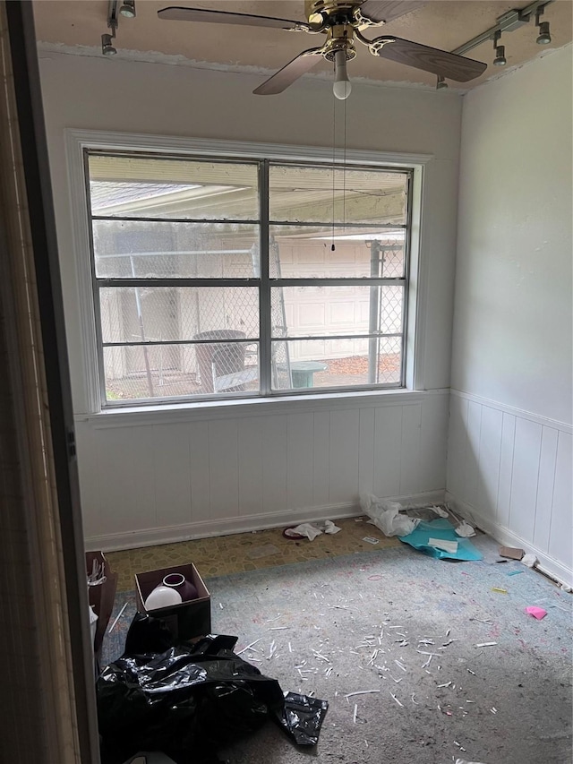 spare room featuring ceiling fan