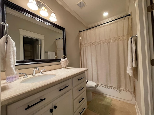 full bathroom with crown molding, toilet, vanity, and shower / tub combo with curtain