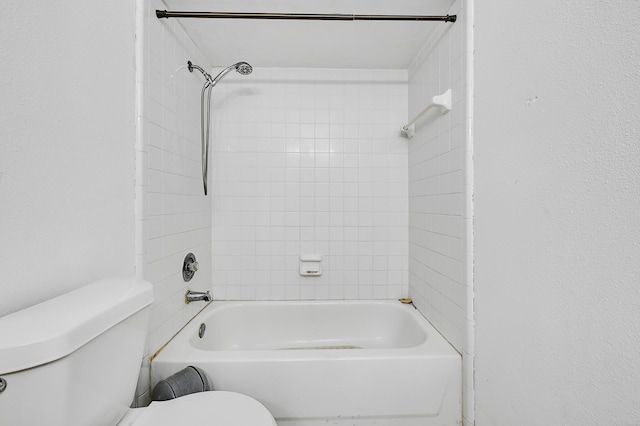 full bath featuring toilet and shower / tub combination