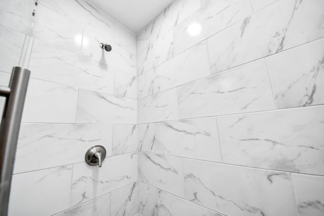 5879 Belcrest St, Houston, TX 77033 - bathroom view of tiled shower