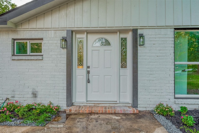 view of property entrance