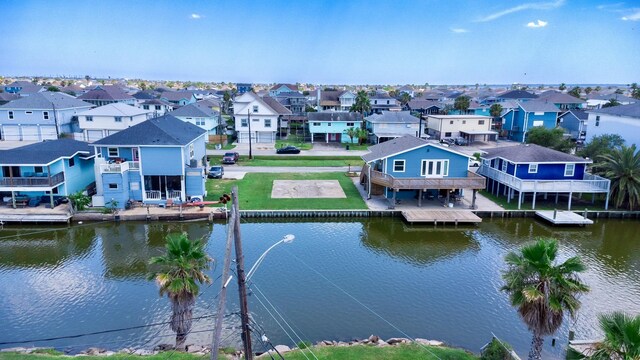 103 Bayou Vista Dr, Hitchcock, TX 77563