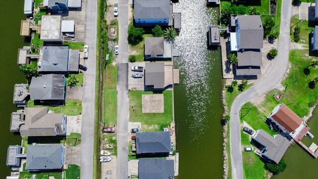 103 Bayou Vista Dr, Hitchcock, TX 77563