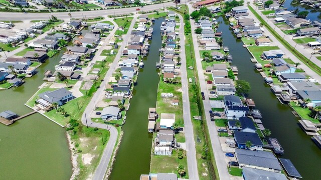 103 Bayou Vista Dr, Hitchcock, TX 77563