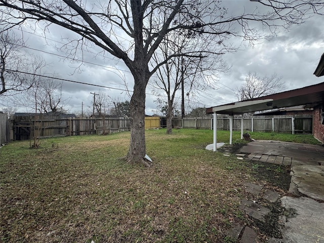 view of yard with a patio