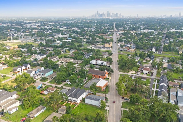 501 E 39th St, Houston, TX 77022 - aerial view of property and surrounding area with nearby suburban area