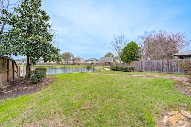 view of yard featuring a water view