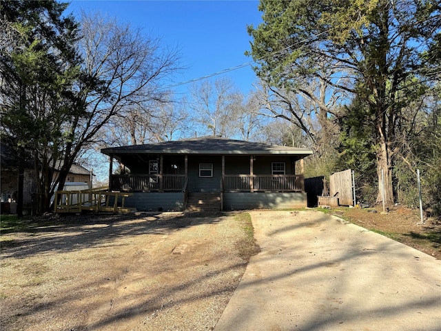 view of front facade with a porch