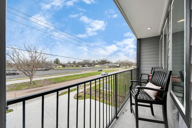 9026 Scott St, Houston, TX 77051 - balcony with a residential view