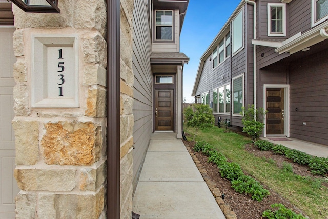 view of entrance to property