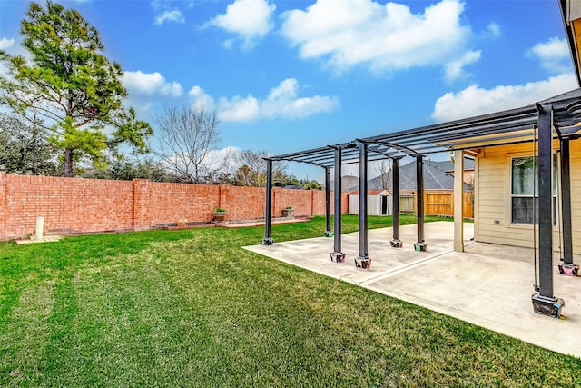 view of yard with a patio and a pergola