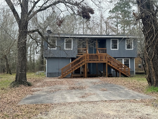 view of front of property