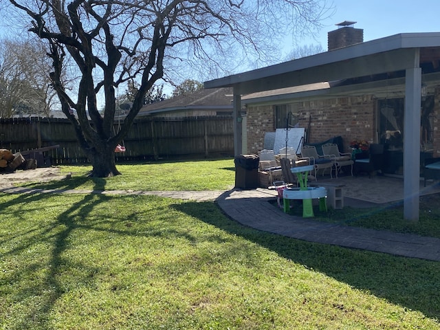 view of yard featuring a patio