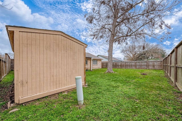 view of yard featuring a fenced backyard