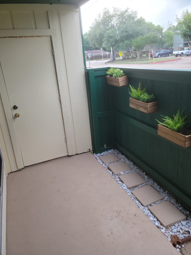 1516 Bay Area Blvd Unit S6, B9, E7, S11, K15, K3, Houston, TX 77058 - exterior space featuring a balcony