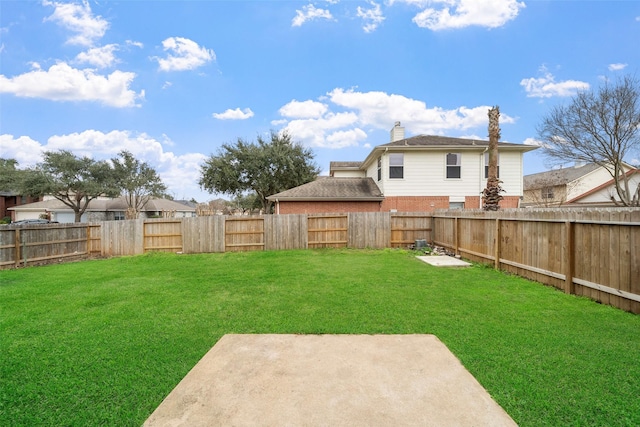 view of yard featuring a patio area