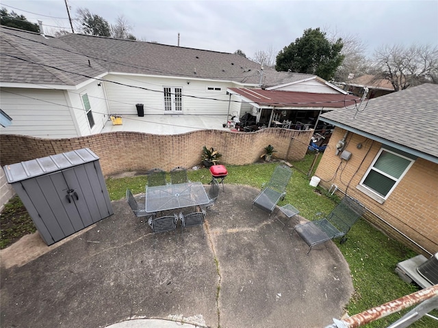 view of yard with a patio