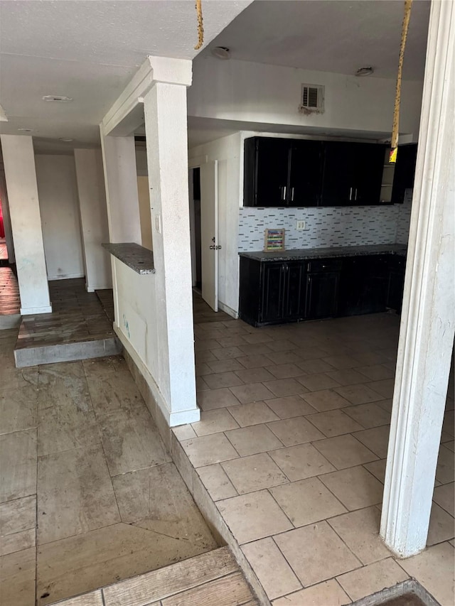 kitchen with backsplash