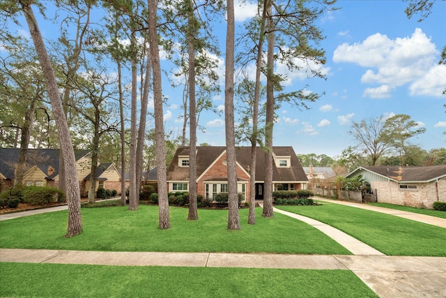 view of front of house with a front lawn