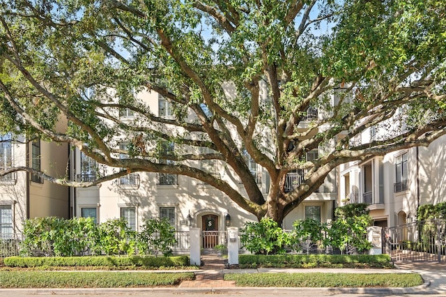 view of front of house