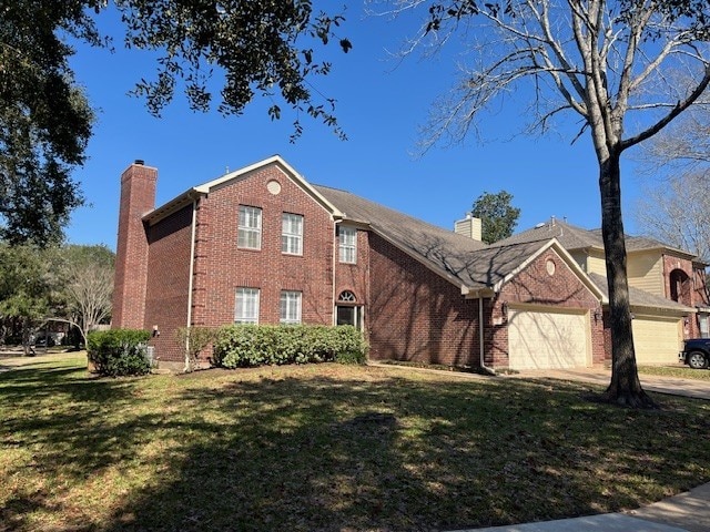 view of front of property featuring a front yard