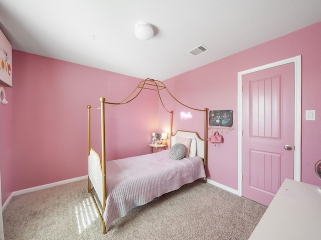 bedroom with carpet flooring