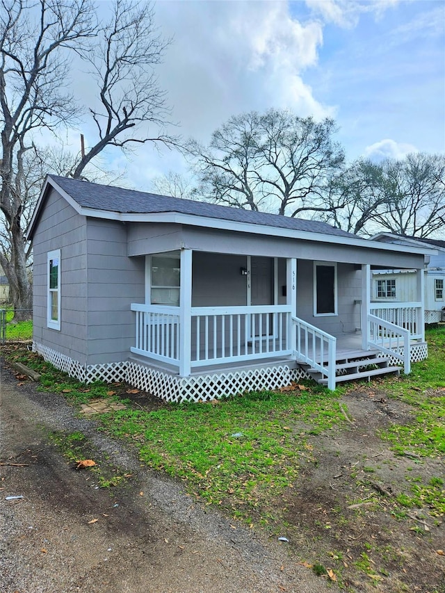 view of front facade featuring covered porch