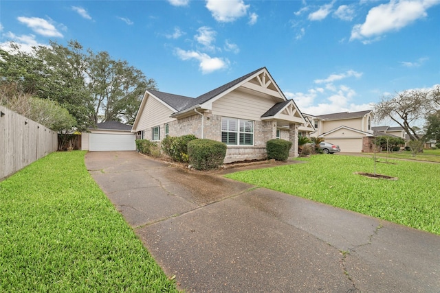 view of front of property featuring a front yard