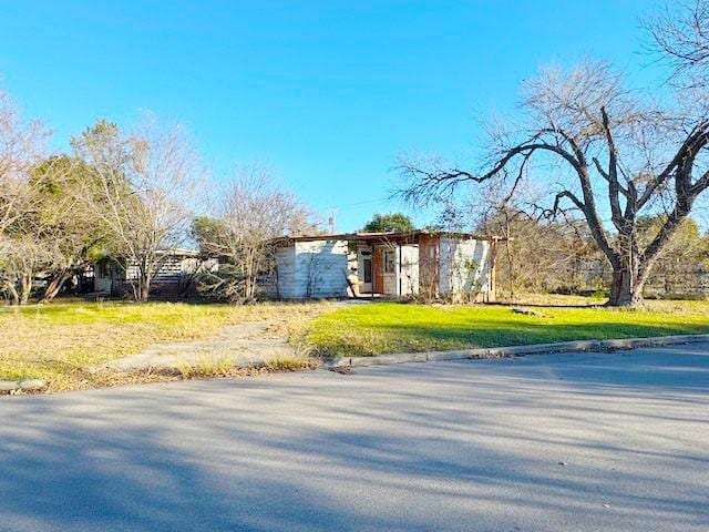602 Brightwood Pl, San Antonio, TX 78209 - view of front of house with a front yard